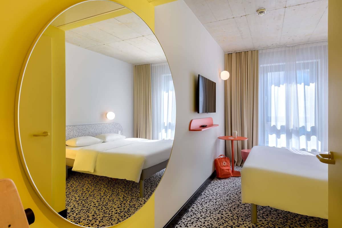 Standard-huone, 1 parisänky | Kannettavalle tietokoneelle sopiva työtila, pimennysverhot