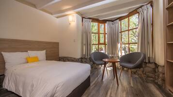 Standard Double Room | Desk, laptop workspace, bed sheets