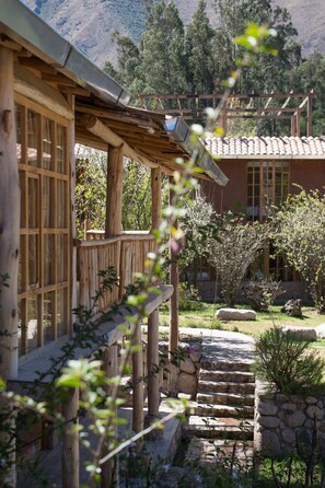 슈피리어 더블룸, 킹사이즈침대 1개, 산 전망 | 책상, 노트북 작업 공간, 침대 시트