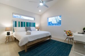 3 bedrooms, desk, iron/ironing board, travel crib