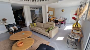 Fernseher, Kamin, Videospiele, Computerbildschirme