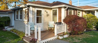 Charming Cottage Steps from Hulls Cove Beach & Entrance to Acadia!