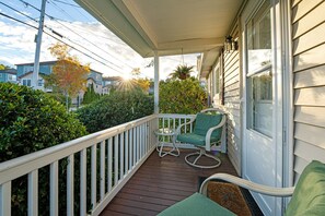 Property grounds - Charming Cottage Steps from Hulls Cove Beach & Entrance to Acadia! (Bar Harbor)