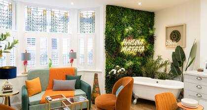 House Of Selfies - Close to The Pantiles