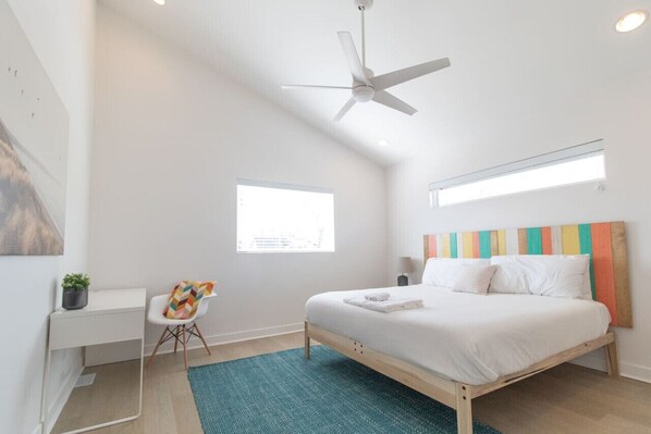3 bedrooms, desk, iron/ironing board, travel cot