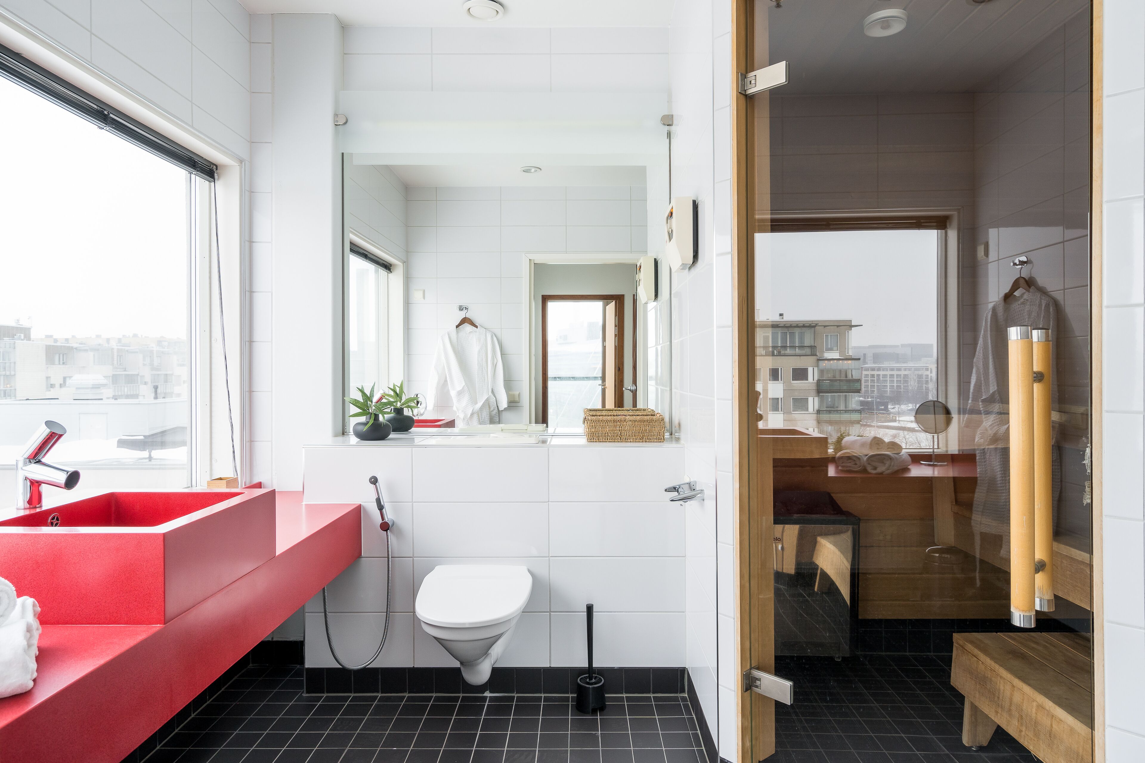 junior suite | bathroom | shower, free toiletries, hair dryer, bidet