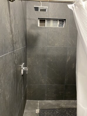 Shower, hair dryer, towels, soap - Residencia Playa Hermosa (Ensenada)