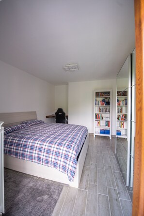 1 Schlafzimmer, Schreibtisch, Bügeleisen/Bügelbrett, kostenloses WLAN