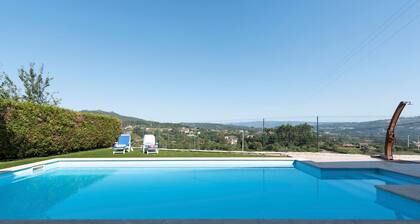 Casa Guimas - Four Bedroom House, Sleeps 10