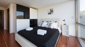5 chambres, fer et planche à repasser, Wi-Fi gratuit, draps fournis