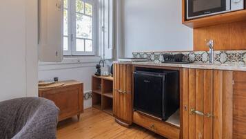 MikrovÄgsugn och kaffe- och tebryggare