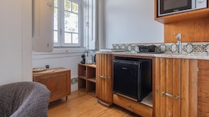 Mikrovågsugn och kaffe- och tebryggare