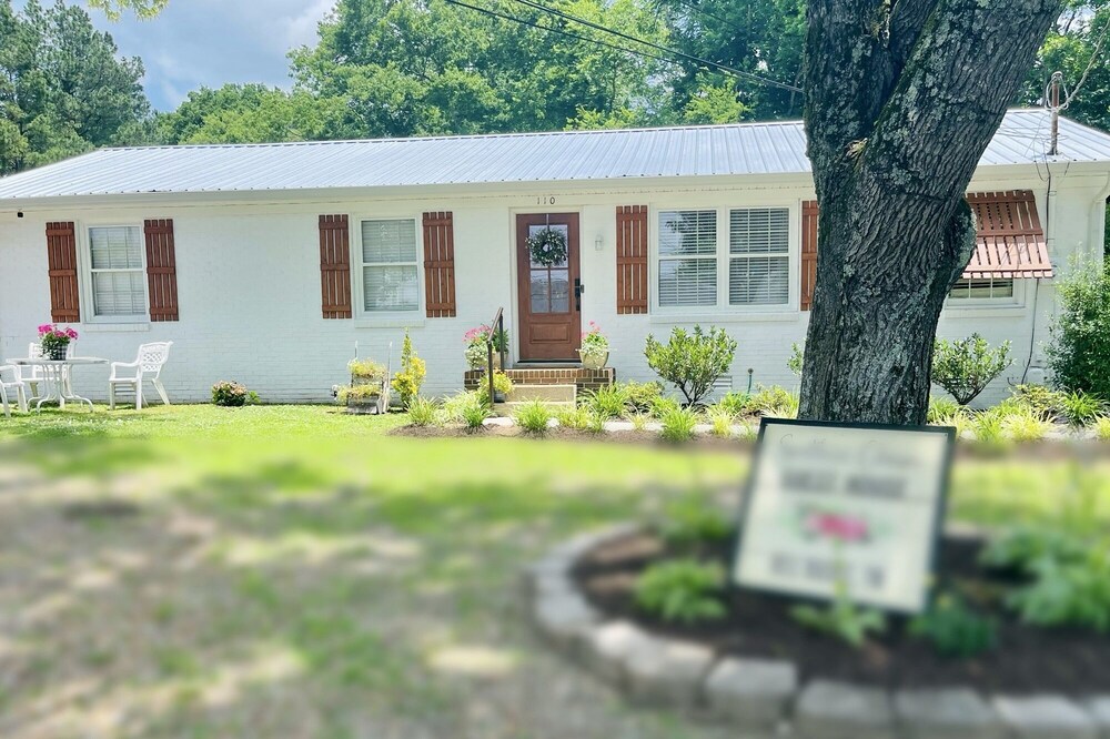 Historic downtown Bell Buckle! Southern Charm Guest House