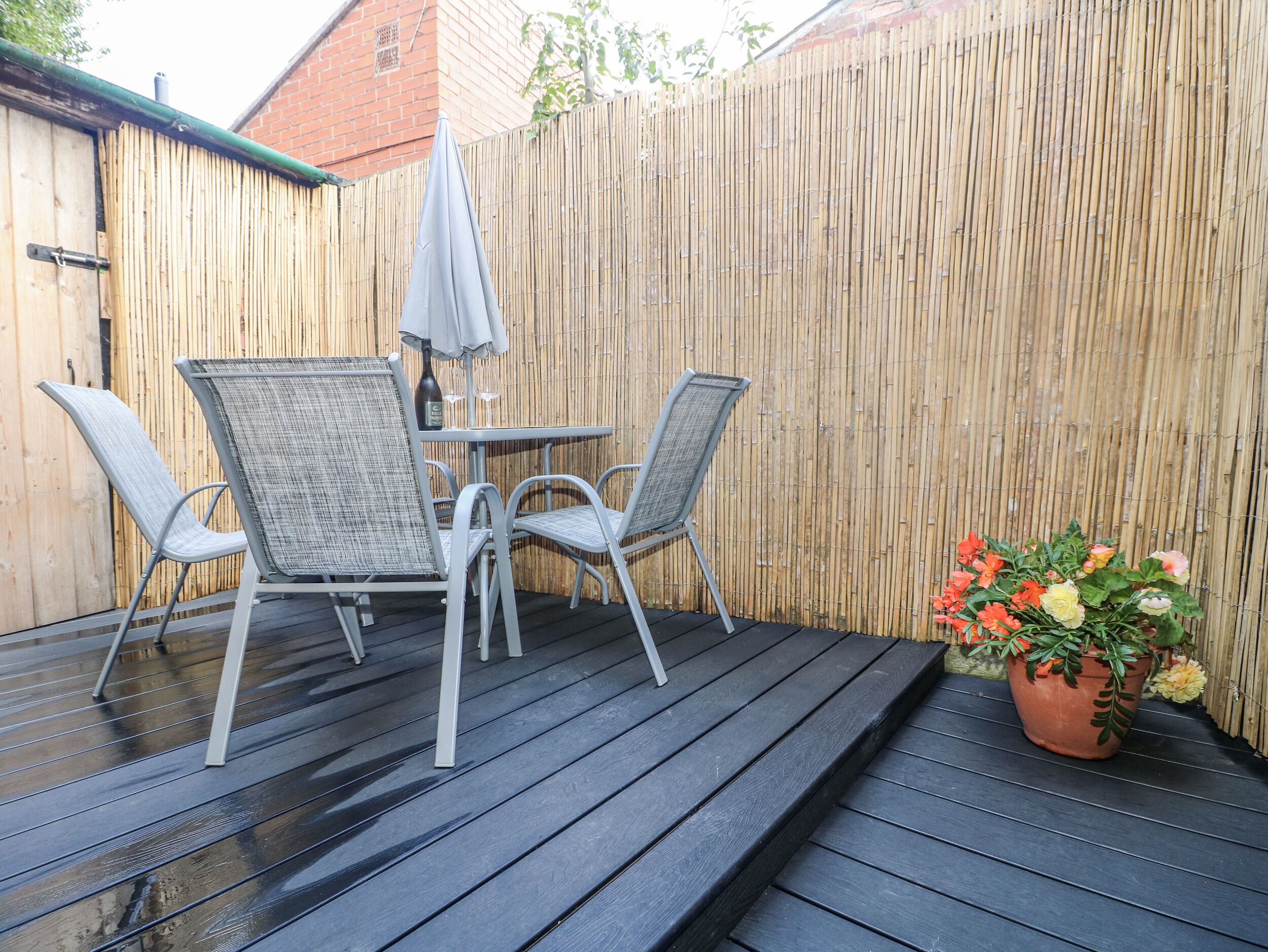 Cottage | Outdoor dining