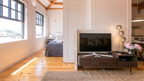 Schreibtisch, Bügeleisen/Bügelbrett, kostenloses WLAN, Bettwäsche