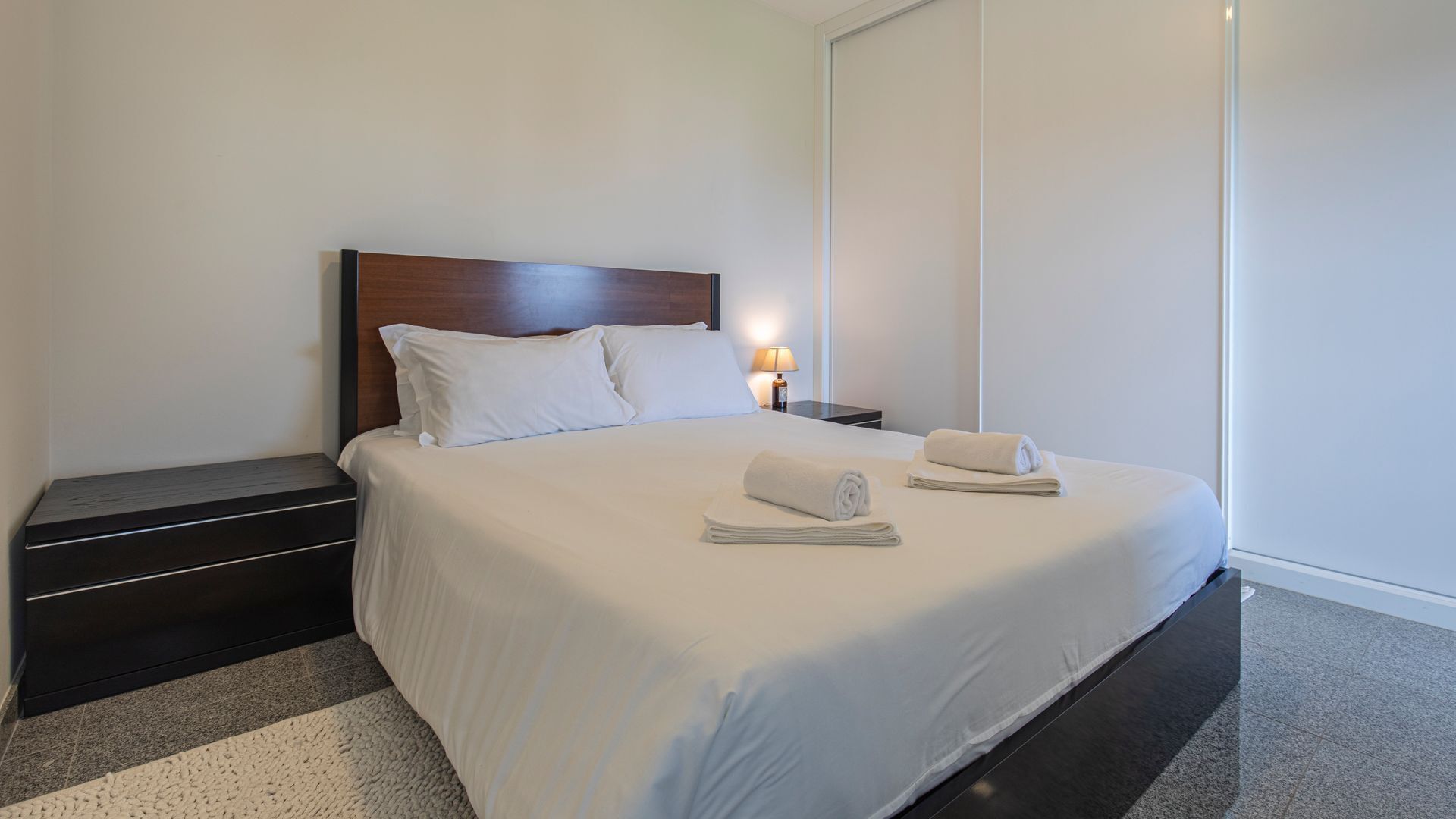 Trendy 1BDR Apartment w/ River View by LovelyStay