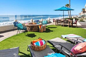 屋外ダイニングエリア