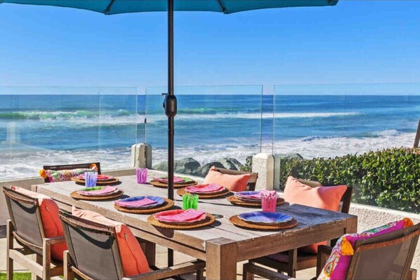 屋外ダイニングエリア