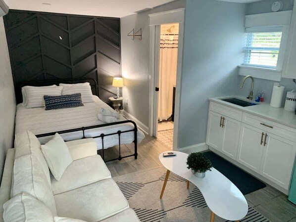 3 habitaciones, tabla de planchar con plancha, wifi y ropa de cama
