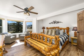 4 Schlafzimmer, Schreibtisch, Bügeleisen/Bügelbrett, Reisekinderbett