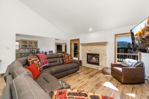 Smart-TV, Kamin, DVD-Player, Videothek