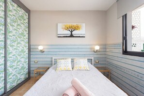 1 chambre, fer et planche à repasser, Wi-Fi, draps fournis