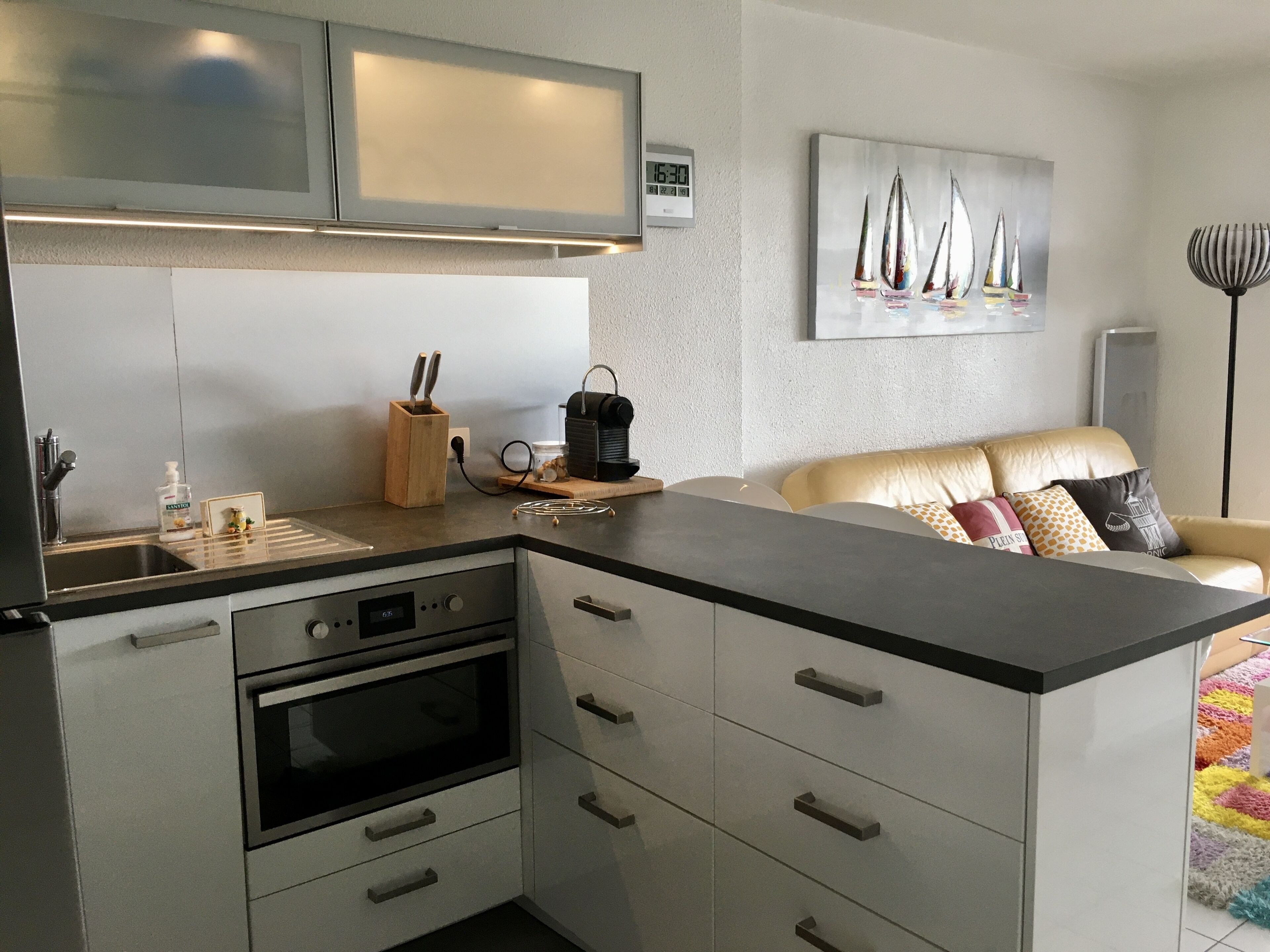 冰箱、微波炉、烤箱、炉灶