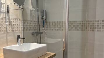 Een douche, een haardroger