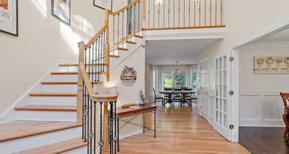 Book your Fall Getaway! Hot Tub, Game Room, Fire Place!