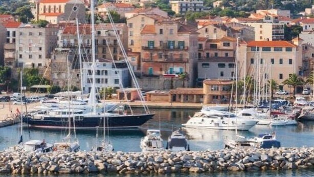 A coastal town with a marina, historic buildings, and a mountain backdrop. - Apartment rental Propriano (Propriano)