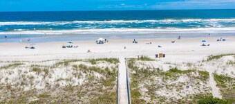 The Blue Cabana - Luxury South Jax Beach Home , Ocean Views and Easy Beach Access