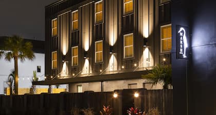 Marsh Hotel