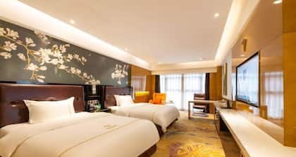 the Diamond Hotel