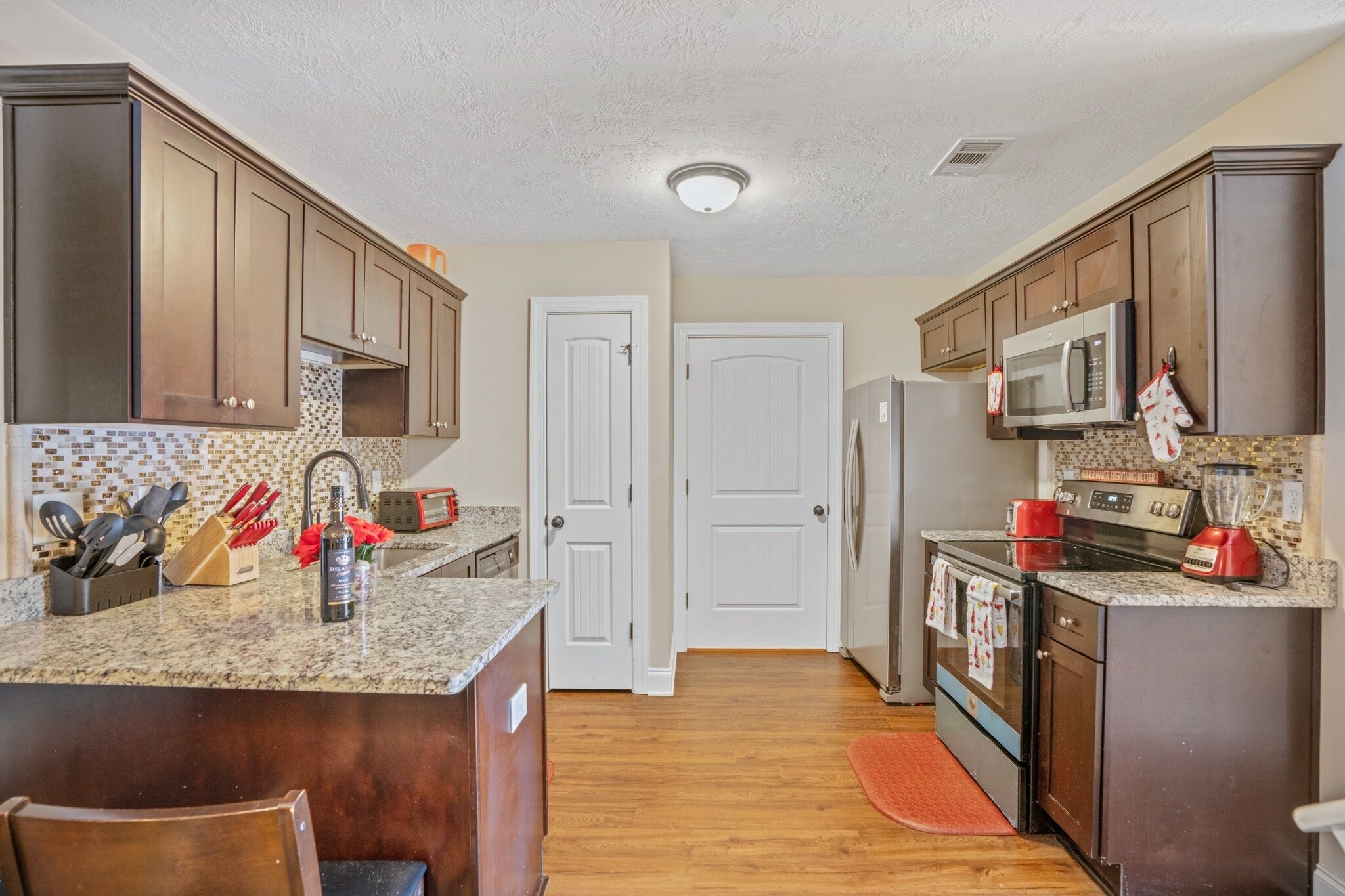 Good Vibes ONLY - Perfect Home in Quiet Residential Area With Work/Study Space by RedAwning