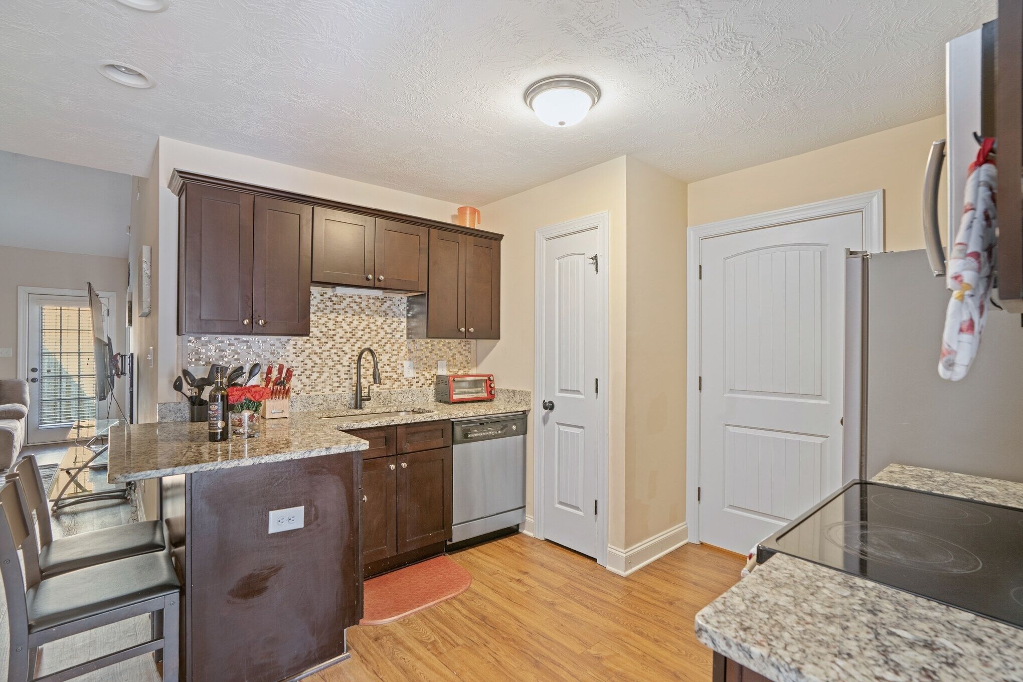 Good Vibes ONLY - Perfect Home in Quiet Residential Area With Work/Study Space by RedAwning