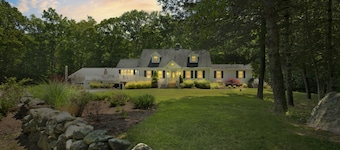 Cozy Bungalow Just Minutes from Mystic, Westerly Beaches, Boating and Casinos! by RedAwning