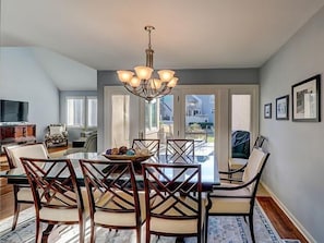 Maison, Plusieurs lits, patio, vue sur le jardin | Cuisine privée | Réfrigérateur, four à micro-ondes, surface de cuisson, lave-vaisselle