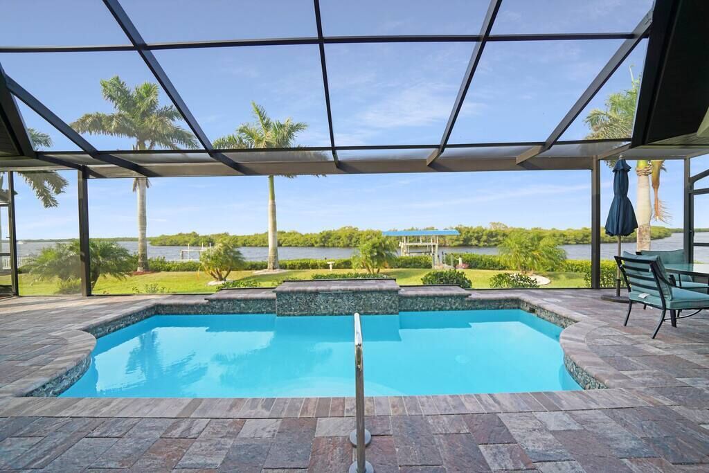 Spacious waterfront home with jaw-dropping views!