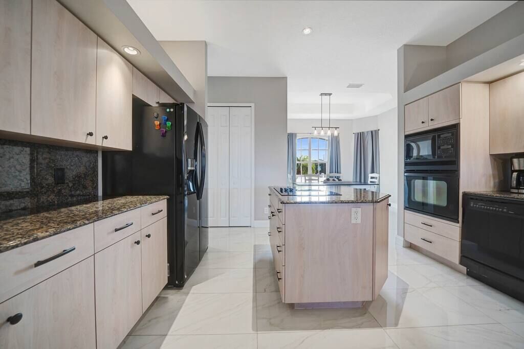 Spacious waterfront home with jaw-dropping views!