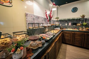 Tägliches inbegriffenes Frühstücksbuffet