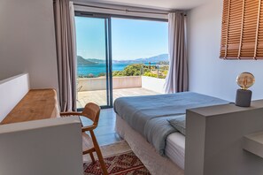 5 bedrooms, iron/ironing board, free WiFi, bed sheets