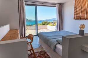 5 bedrooms, iron/ironing board, free WiFi, bed sheets