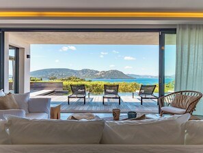 Interior - Villa Cala Rossa Di Lecci (Lecci)