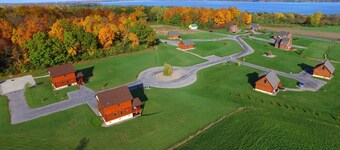 Seneca Cottage [Bella Vista Cottages], Bella Vista Cottages