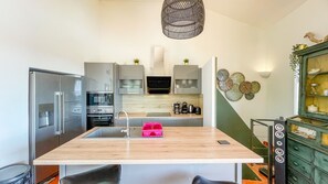 Frigorifero, microonde, forno, lavastoviglie