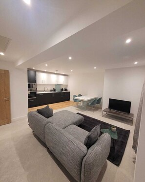 Deluxe Double Room | Living area