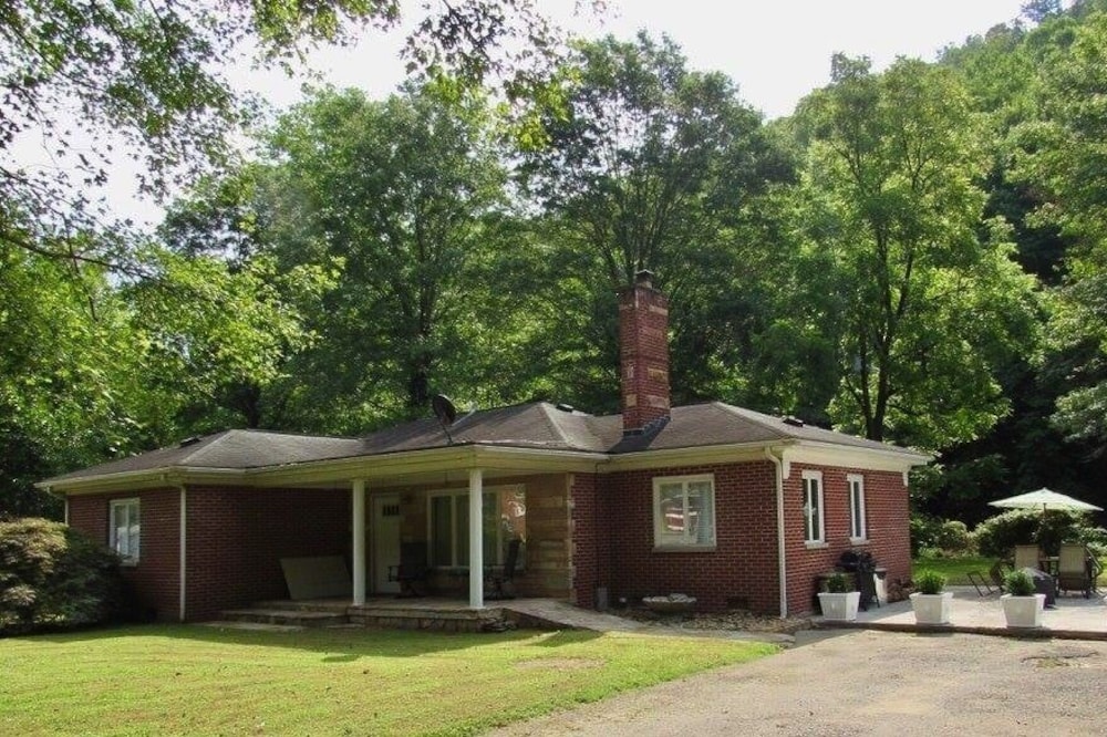 House at Main Street Lodging