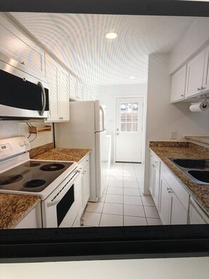 Mikrowelle, Geschirrspüler