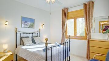 3 Schlafzimmer, Bügeleisen/Bügelbrett, kostenloses WLAN, Bettwäsche