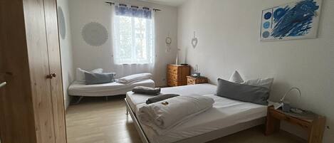 1 غرفة نوم وسرير سفر وواي فاي مجانًا وملاءات أسرّة